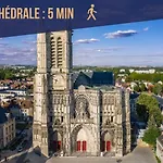 Le Cocon Des Halles * Ideal Couple Ou Solo * Wifi * Elegance * Pieds Des Halles Apartment Troyes