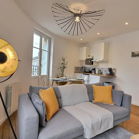 Le Cocon Des Halles * Ideal Couple Ou Solo * Wifi * Elegance * Pieds Des Halles