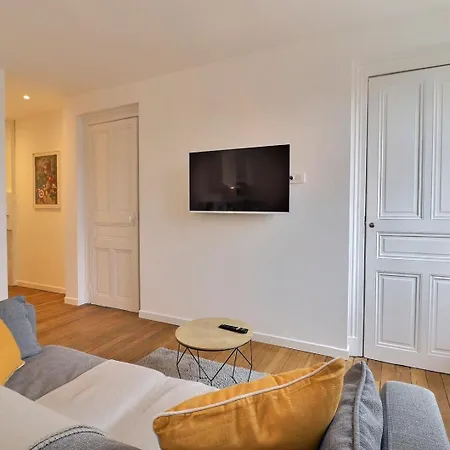 Apartman Le Cocon Des Halles * Ideal Couple Ou Solo * Wifi * Elegance * Pieds Des Halles *