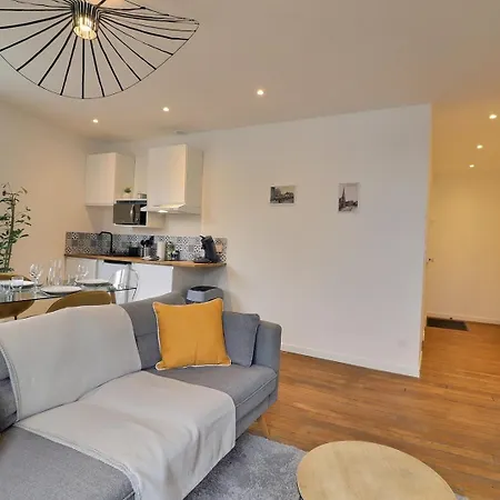 Le Cocon Des Halles * Ideal Couple Ou Solo * Wifi * Elegance * Pieds Des Halles Apartman *