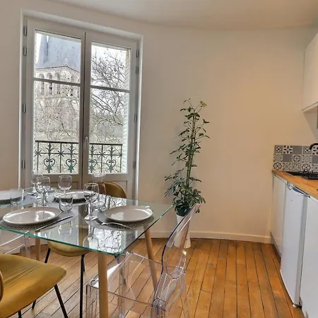 Le Cocon Des Halles * Ideal Couple Ou Solo * Wifi * Elegance * Pieds Des Halles Apartman Troyes