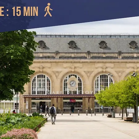 Le Cocon Des Halles * Ideal Couple Ou Solo * Wifi * Elegance * Pieds Des Halles Apartman Troyes