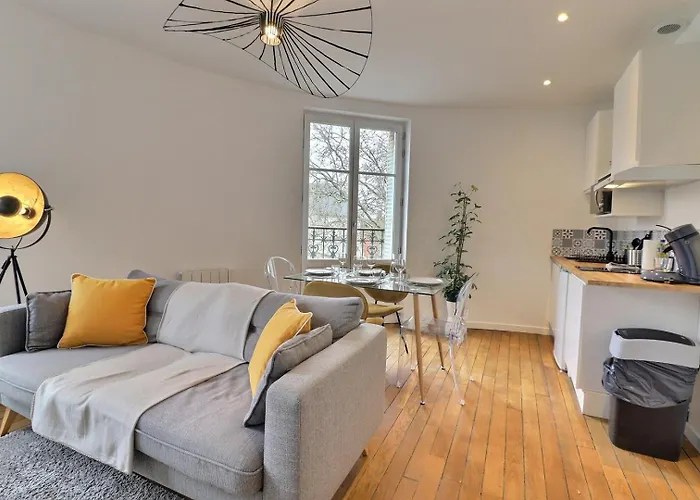 Le Cocon Des Halles * Ideal Couple Ou Solo * Wifi * Elegance * Pieds Des Halles * Troyes