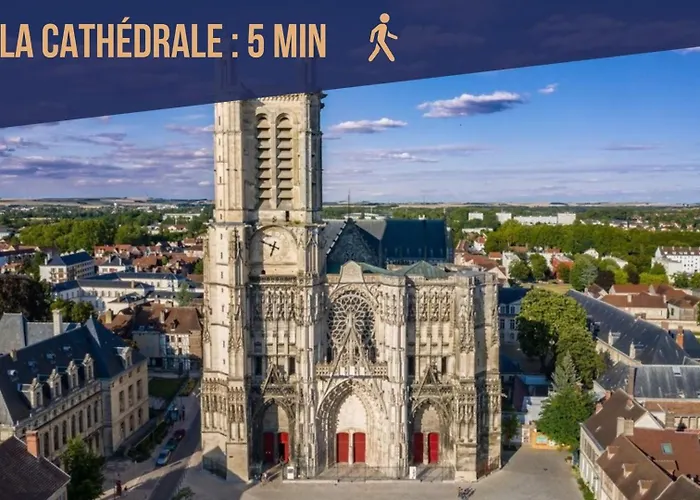 Le Cocon Des Halles * Ideal Couple Ou Solo * Wifi * Elegance * Pieds Des Halles Apartment Troyes